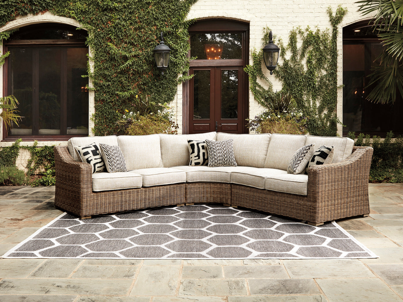 Beachcroft 3 - Piece Outdoor sectional - Beige